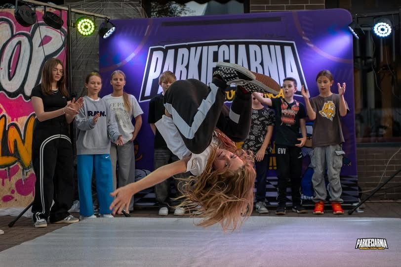 Salto na scenie - Parkieciarnia Biernacki